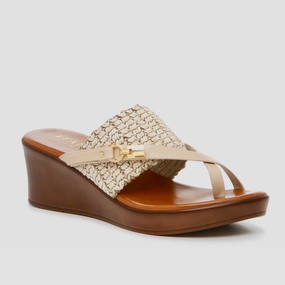 Italian Shoemakers Sz 8.5 Gold Tan Wedge Sandals F156